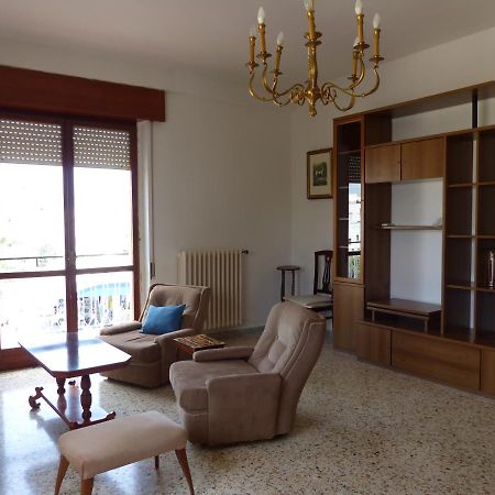 The Old Man And The Sea Apartamento Brindisi Exterior foto