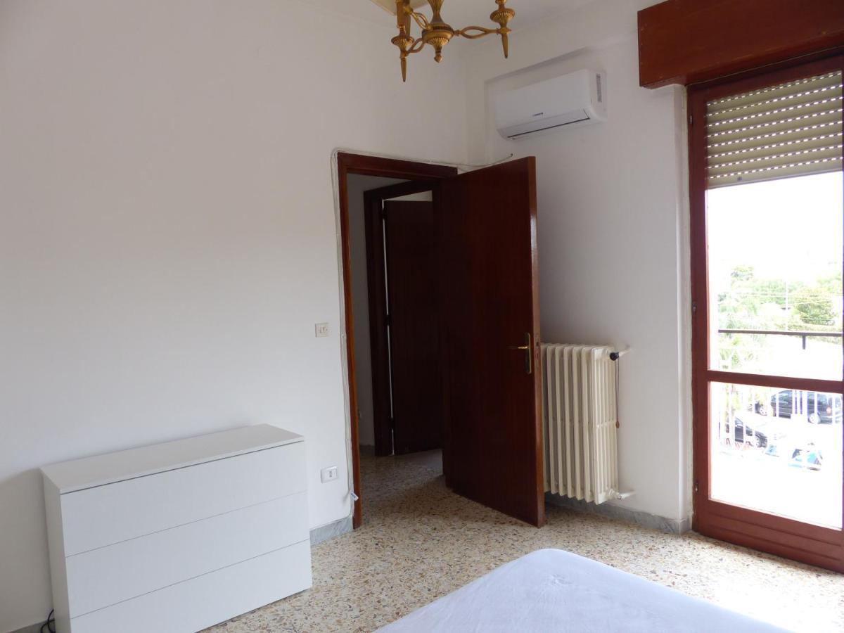 The Old Man And The Sea Apartamento Brindisi Exterior foto