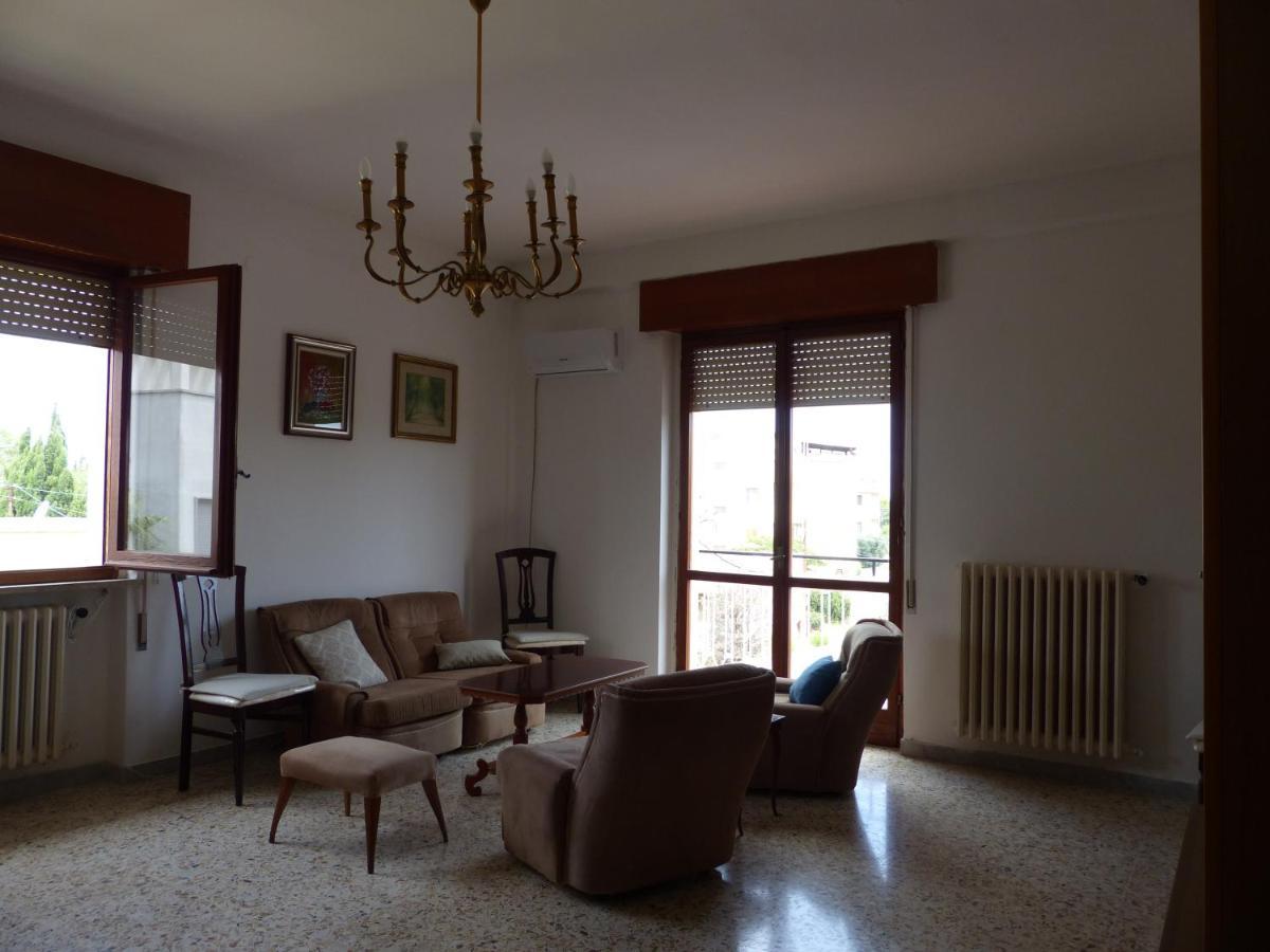 The Old Man And The Sea Apartamento Brindisi Exterior foto