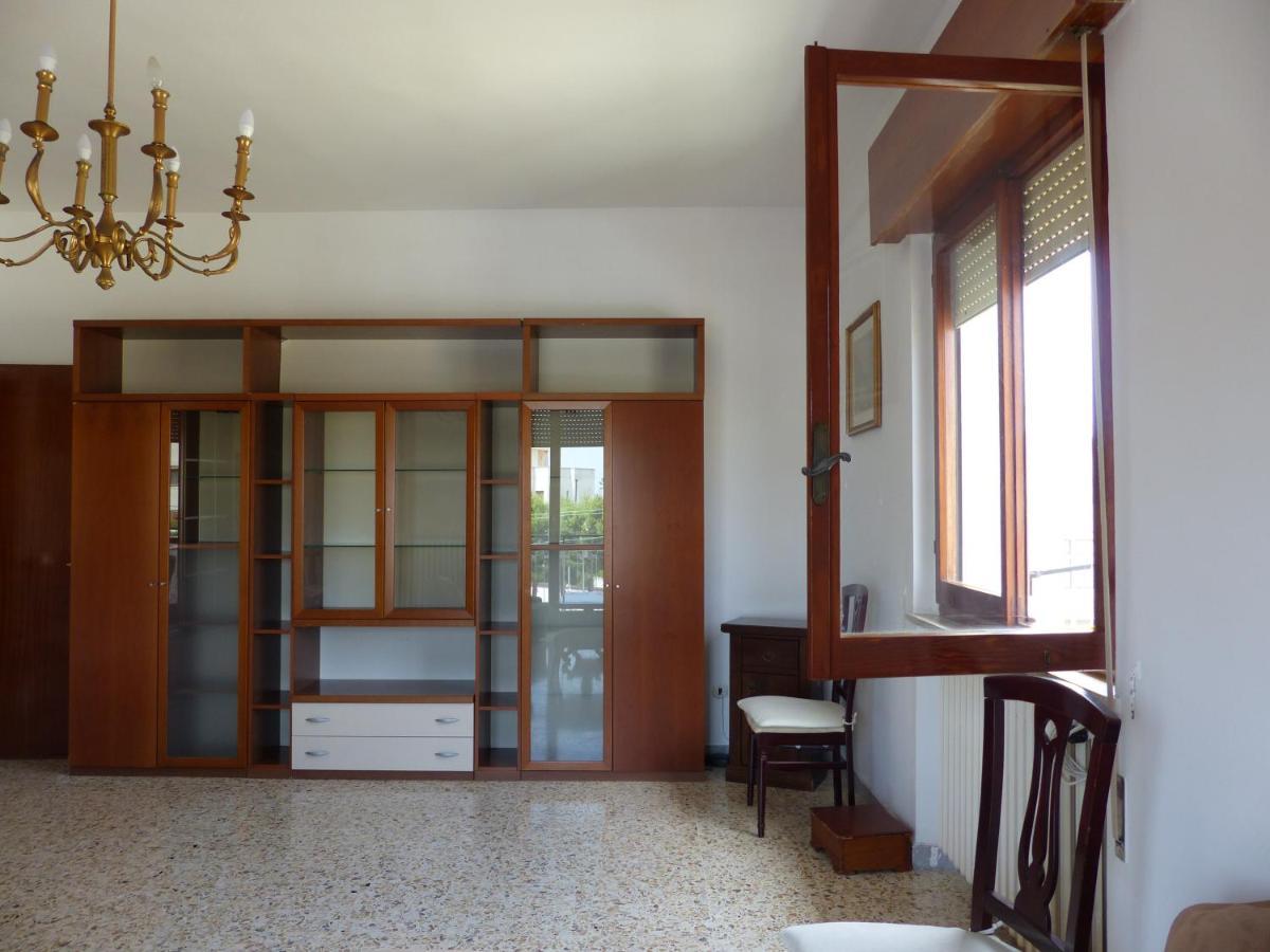 The Old Man And The Sea Apartamento Brindisi Exterior foto