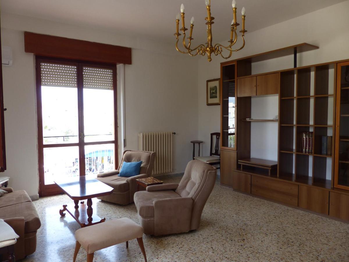 The Old Man And The Sea Apartamento Brindisi Exterior foto